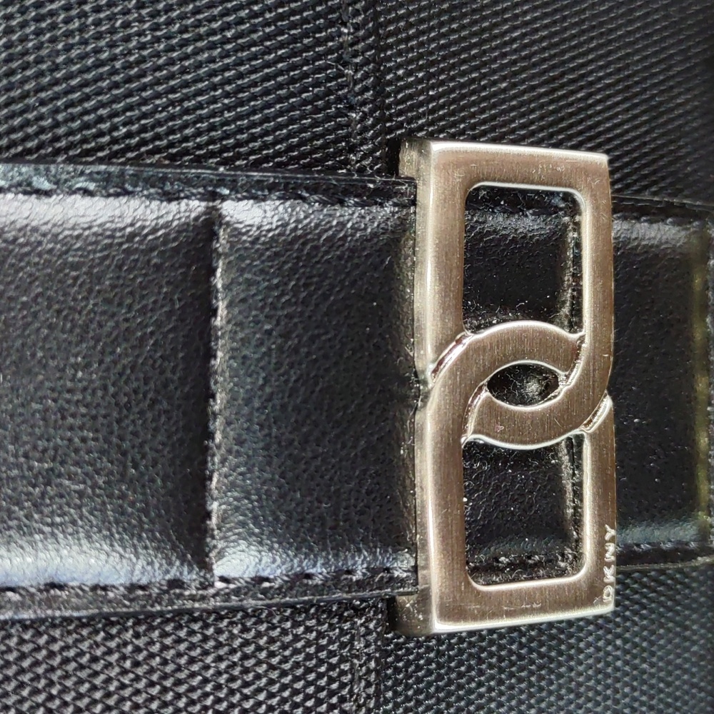 DKNY Ripstop Nylon Wallet - Picture 2 of 6